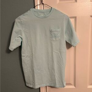 Vineyard vines vintage logo and whale kids tee